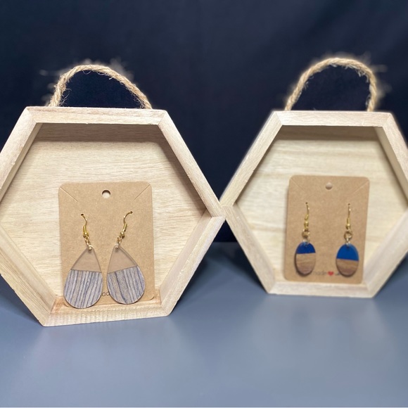 #004 Acrylic Earrings leather - Picture 2 of 2